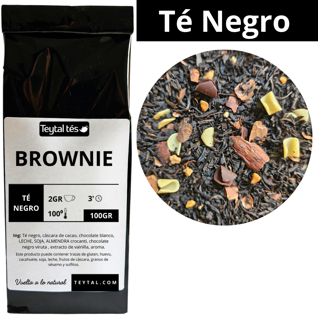 Bolsa negra de té negro brownie con mezcla visible de cacao, almendra y chocolate blanco.