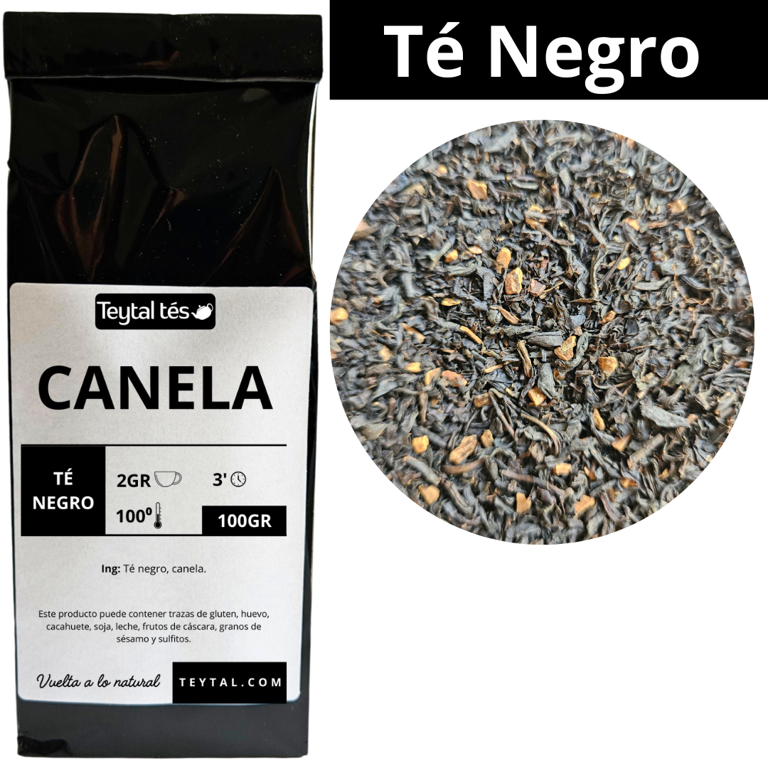 Bolsa negra de té negro Canela 100g con etiqueta blanca y detalles en negro y marrón claro, junto a té negro con partículas.