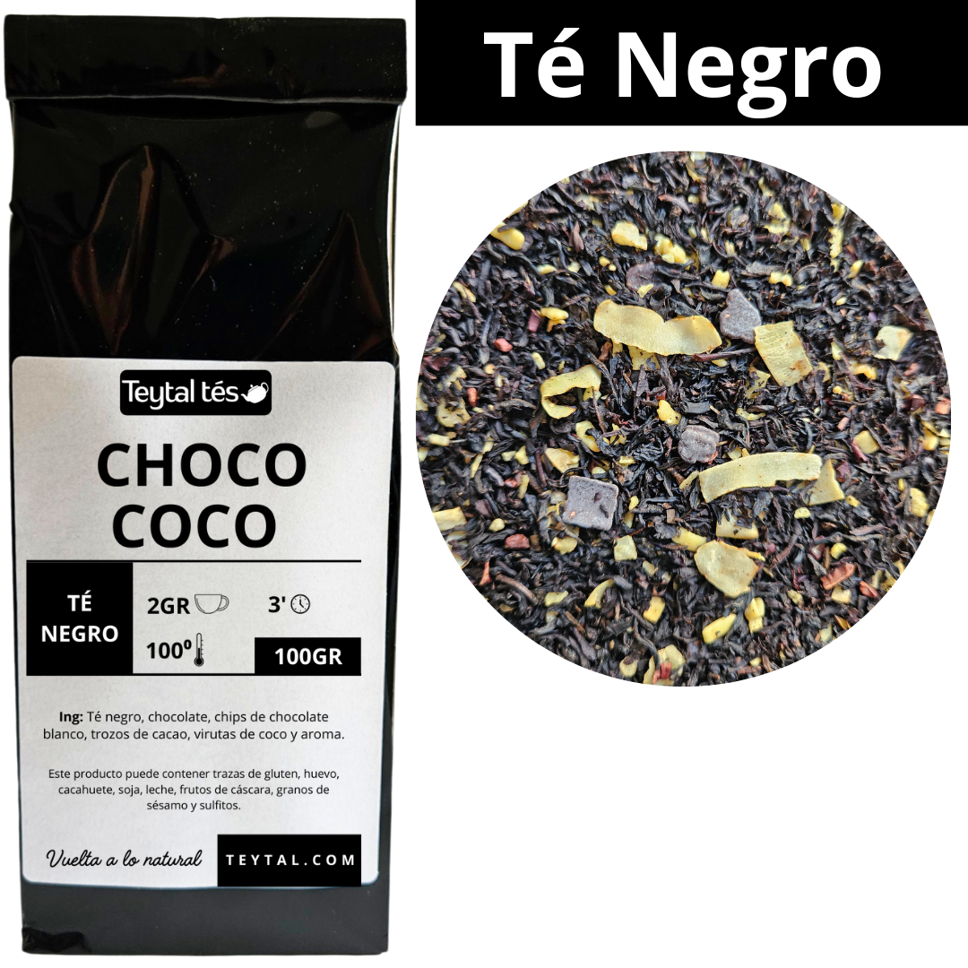 Bolsa negra de té negro con trozos visibles de coco y chocolate, etiqueta blanca con texto negro.